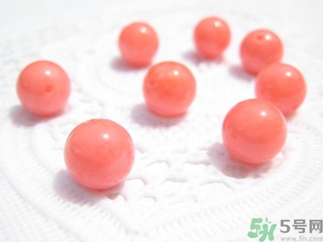 冬季化妝用什么唇色？唇色就用珊瑚色