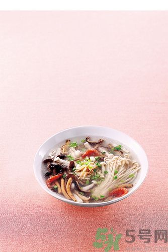 簡單蔬菜湯的做法有哪此些？蔬菜湯有美容的功效嗎