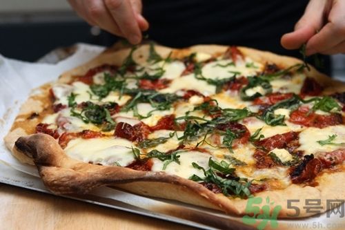 誰說吃pizza會變胖？瑪格麗特披薩 不會變胖的披薩吃法