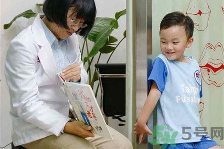 口吃是結(jié)巴嗎？口吃怎么辦能矯正嗎？