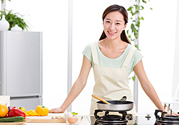 更年期吃什么食物調(diào)理最好？更年期要補(bǔ)充雌激素嗎？
