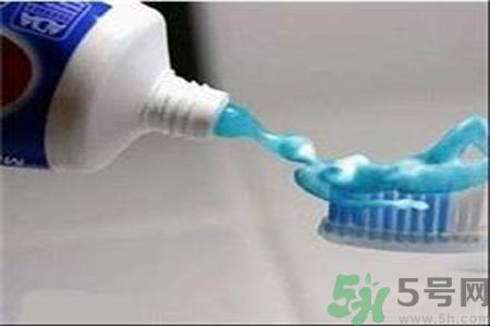 牙膏可以祛痘嗎？牙膏可以祛黑頭嗎？