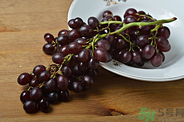 吃葡萄對(duì)皮膚好嗎？吃葡萄可以延緩衰老嗎？