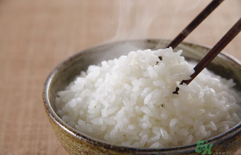 蒸飯?jiān)趺醋龊贸?？蒸飯要什么步驟?