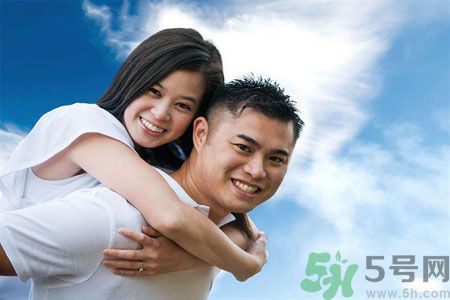 夫妻為錢(qián)傷了感情怎么辦？化解夫妻吵架的有效方法