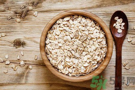 長痘痘肌膚干燥怎么辦？肌膚干燥吃什么食物好？