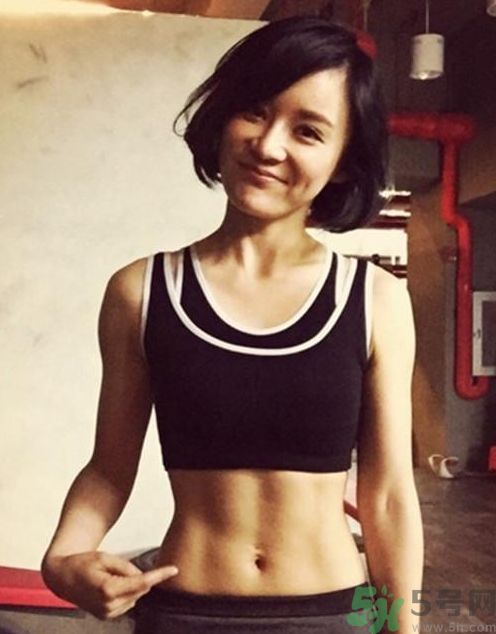馬甲線是什么意思啊？馬甲線是什么樣子的？