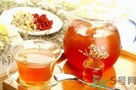 枸杞泡水有什么害處？枸杞泡水喝有什么好處？
