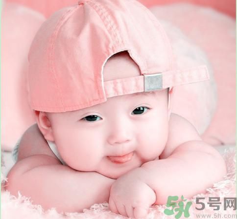 爸爸能單獨(dú)照顧寶寶嗎？爸爸怎樣照顧寶寶？