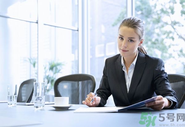 職場(chǎng)新人不能有的心理是什么？職場(chǎng)中新人應(yīng)該注意些什么呢?