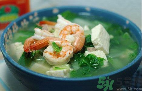 菠菜可以喝豆腐一起吃嗎？菠菜可以喝蝦一起吃嗎？