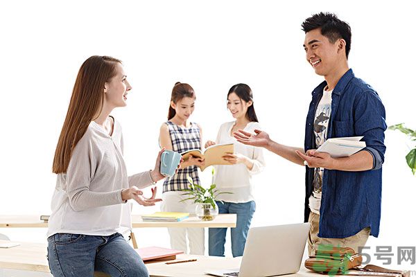 和別人說(shuō)話不敢看對(duì)方怎么辦？說(shuō)話不敢看別人眼睛怎么辦？