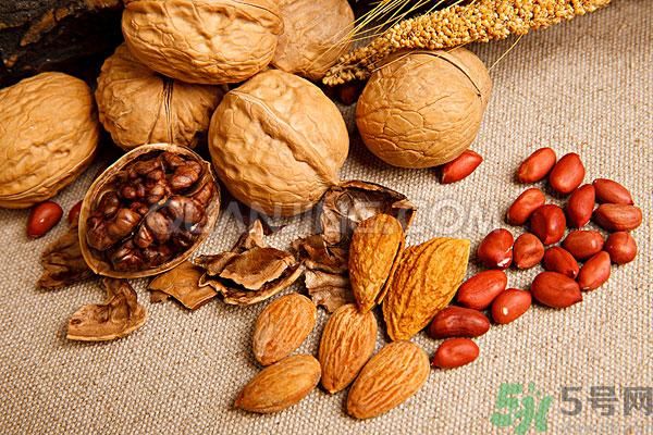 吃新鮮水果能抗皺嗎？防皺紋要吃什么？
