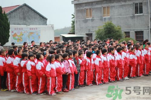 全國(guó)幾大經(jīng)典校服 總有一款你穿過嗎？