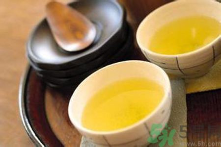 牙齒發(fā)黃怎么辦？牙齒怎么變白？