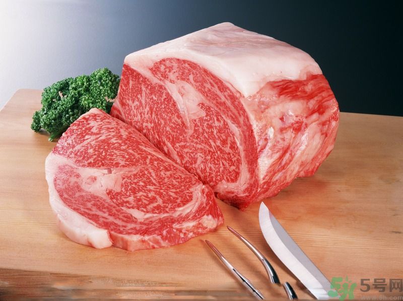 吃生肉長(zhǎng)寄生蟲？哪些生肉吃了會(huì)致命？