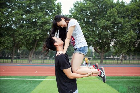 情侶最萌身高差是多少？女生多高最好？