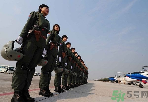 公交車遇到色狼怎么辦？防色狼手冊教你一招搞定！