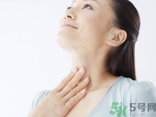 ?17歲女生有喉結(jié)正常嗎？17歲女生喉結(jié)突出怎么辦？