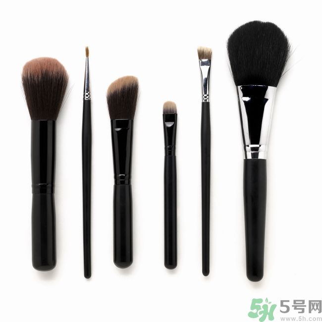 怎樣化妝不傷皮膚？化妝對(duì)皮膚有傷害嗎？