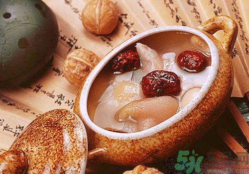 貧血吃什么補(bǔ)血？貧血吃阿膠好嗎？