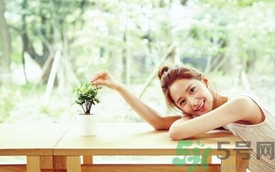 皮膚暗黃是缺水嗎？肌膚補(bǔ)水怎么補(bǔ)？