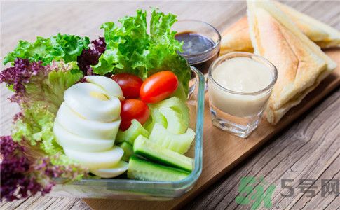 吃什么食物容易得腎結(jié)石？腎結(jié)石不能吃什么？