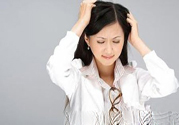 年輕人長(zhǎng)白頭發(fā)怎么辦？年輕人長(zhǎng)白頭發(fā)是什么原因？