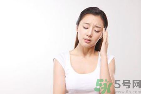 月經(jīng)顏色發(fā)黑是怎么回事？月經(jīng)顏色發(fā)黑怎么辦？