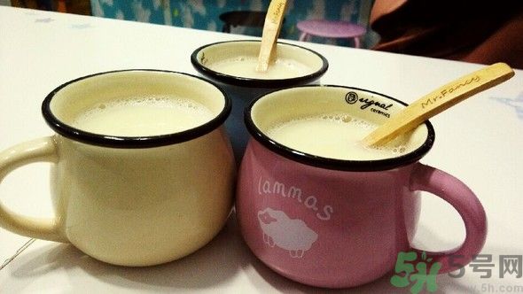 小葉增生可以喝豆?jié){嗎？小葉增生可以吃蜂蜜嗎？