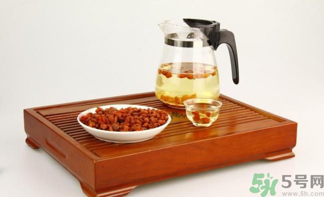 枸杞干吃好還是泡水好？枸杞怎么吃效果最好？