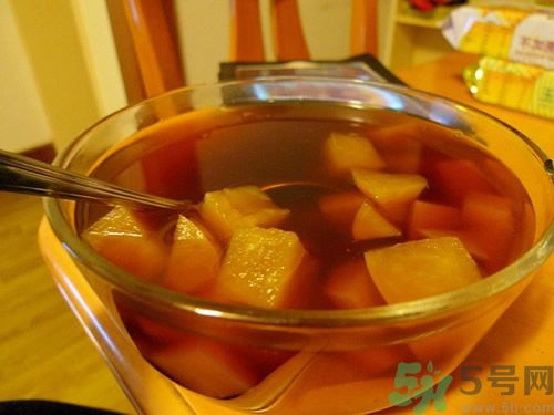 蘋果煮熟了還有營養(yǎng)嗎？蘋果煮熟吃有什么好處？