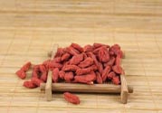 枸杞干吃好還是泡水好？枸杞怎么吃效果最好？