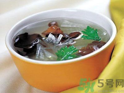 白發(fā)多吃黑木耳可以變黑嗎？怎么防止白發(fā)？