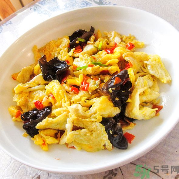 黑木耳炒雞蛋怎么做？黑木耳炒雞蛋怎么做最好吃？