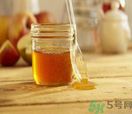 胃潰瘍可以喝蜂蜜嗎？服用蜂蜜要注意什么？