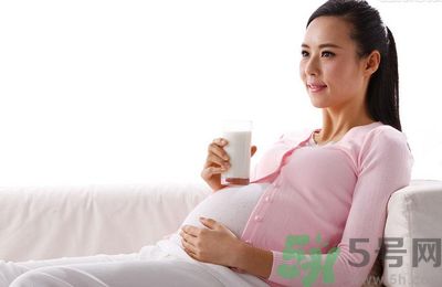 想懷孕擠破頭懷孕要排隊(duì) 不按學(xué)校規(guī)定就開除！