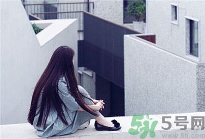 90后女孩癱瘓后出版25萬字 女人要怎樣生活最好？
