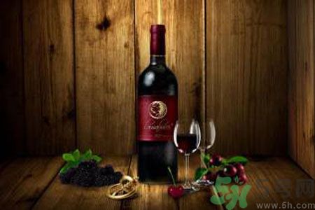 痛風(fēng)可以喝紅酒嗎？痛風(fēng)喝紅酒好嗎？