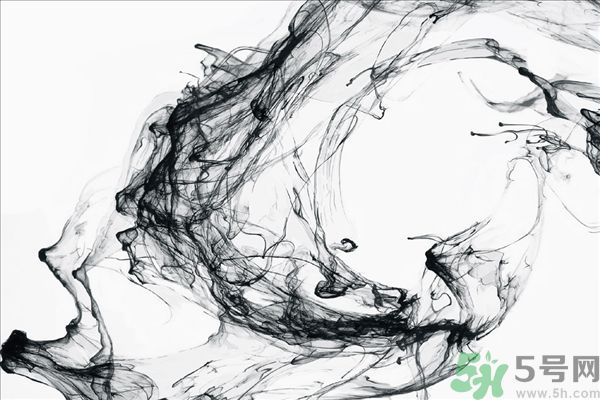 往同學(xué)保溫杯中倒墨汁 誤食墨水怎么辦？