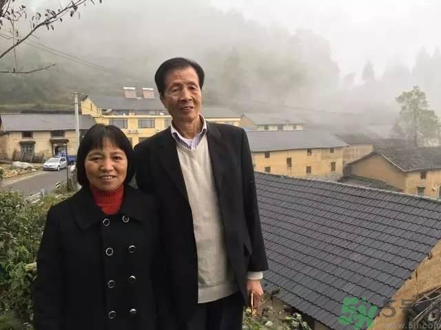 浙江富翁棄億萬資產(chǎn)與農(nóng)婦結(jié)婚  怎樣追求真愛才好？