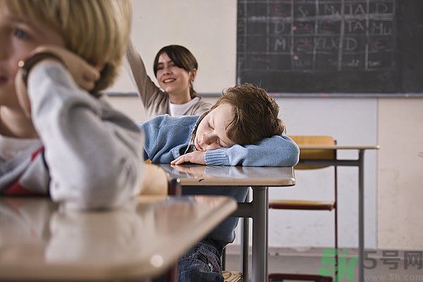 高中生上課容易走神怎么辦？高中生上課如何提高注意力？