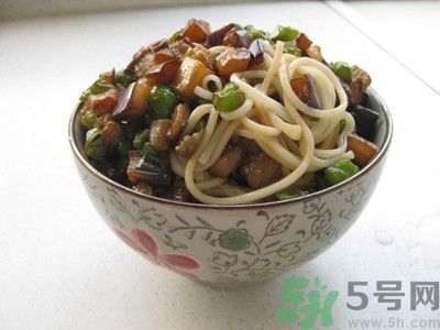 茄子肉丁打鹵面怎么做？茄子肉丁打鹵面好吃嗎？