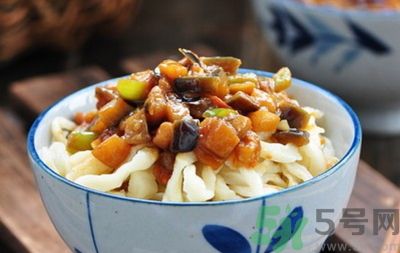 茄子肉丁打鹵面怎么做？茄子肉丁打鹵面好吃嗎？
