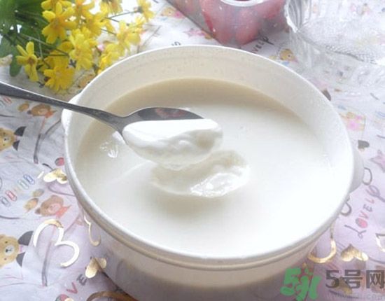 每天喝檸檬水可以排毒嗎？和檸檬水好不好？