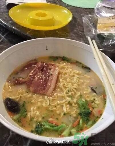 滿漢宴方便面多少錢一桶？滿漢宴方便面多少錢一箱？