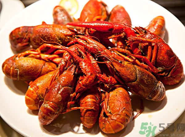 油燜大蝦蝦皮能吃嗎？油燜大蝦能全部吃掉嗎？