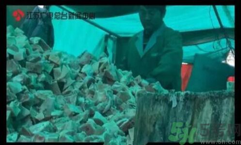 黃燜雞米飯被曝用僵尸肉是怎么回事？什么是僵尸肉？