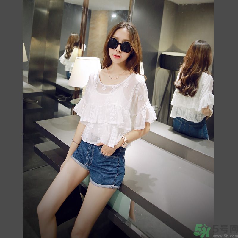 胸小的女生怎么穿衣服好看？胸小的女生怎么穿衣顯得胸大？