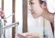 洗臉用冷水還是熱水好？用冷水洗臉好不好？